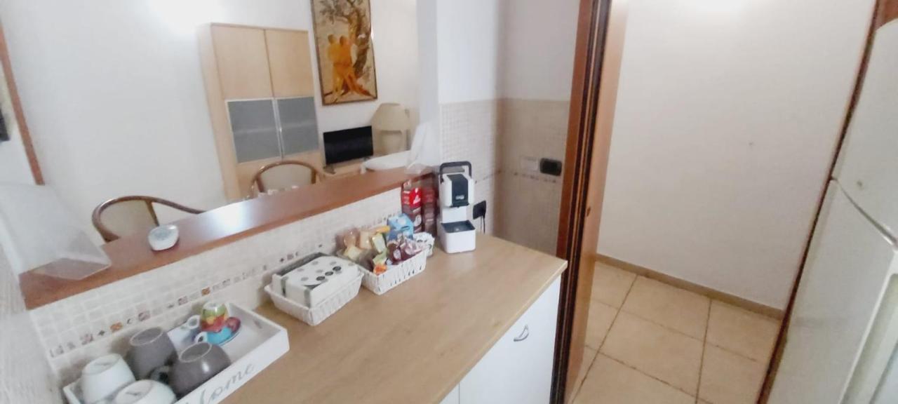Mamo1 - Appartamento In Pieno Centro Citta Bari Exterior foto