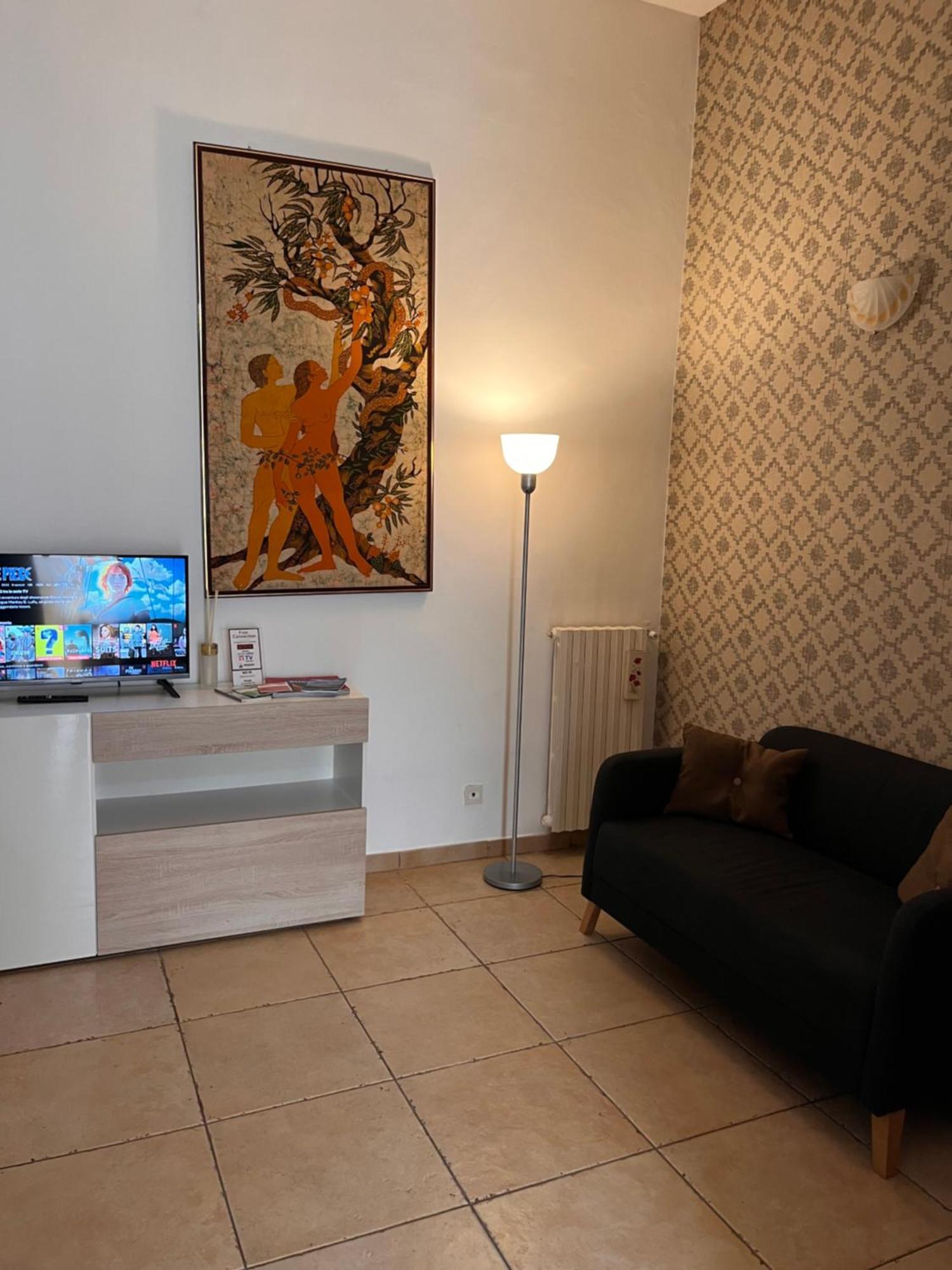 Mamo1 - Appartamento In Pieno Centro Citta Bari Exterior foto
